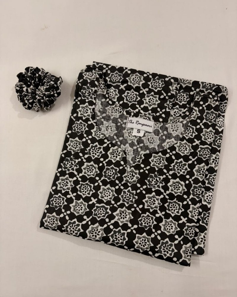 COMBO OF 2 LONG STRAIGHT KURTIS(S)