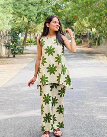 GREEN FLOWER HANDBLOCK CO-ORD SET