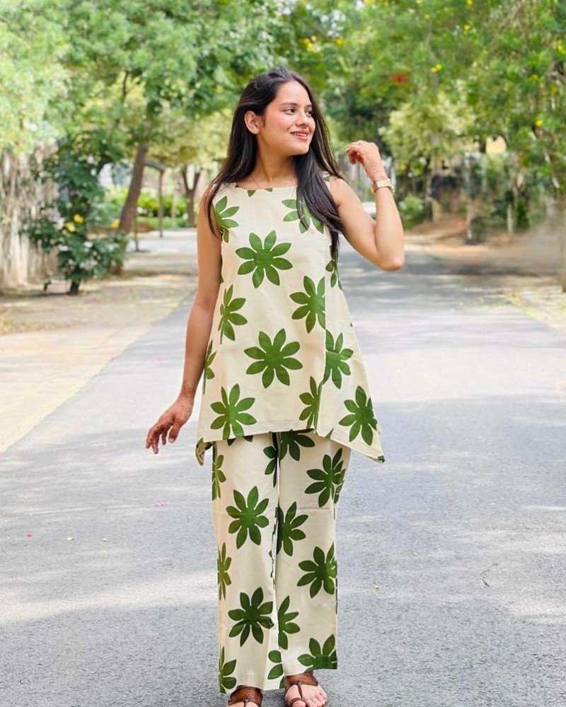 GREEN FLOWER HANDBLOCK CO-ORD SET