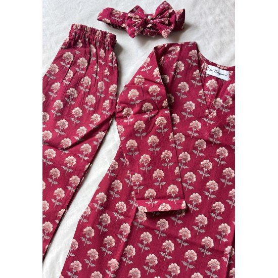MAGENTA SMALL FLORAL MOTIF KIDS KURTA BOTTOM SET MAGENTA SMALL FLORAL MOTIF KIDS KURTA BOTTOM SET