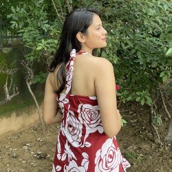 OFF WHITE FLOWER BOOTA BACKLESS SHORT KURTI 