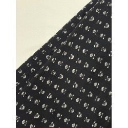 BLACK  FLOWER MOTIF ROSE TOP