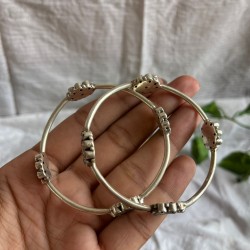 925 HALLMARKED SILVER STONE BANGLES (SET OF2)