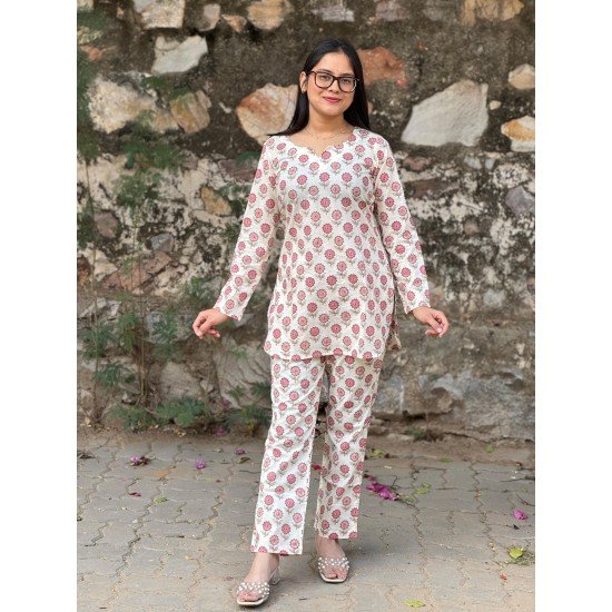 OFF WHITE FLOWER MOTIF NIGHT SET OFF WHITE FLOWER MOTIF NIGHT SET