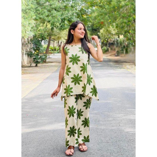 GREEN FLOWER HANDBLOCK CO-ORD SET