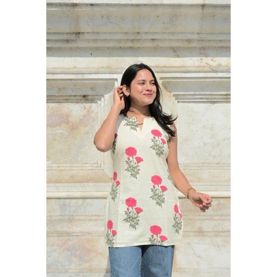 RED FLOWER BOOTA SHORT STRAIGHT KURTI