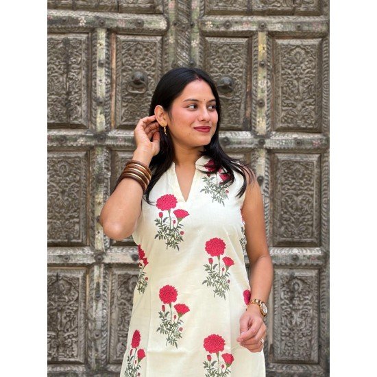 RED FLOWER BOOTA LONG STRAIGHT KURTI