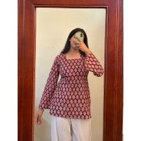 MAROON MOTIF HANDBLOCK SHORT STRAIGHT KURTI