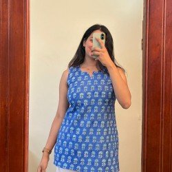 BLUE MOTIF HANDBLOCK SHORT STRAIGHT KURTI
