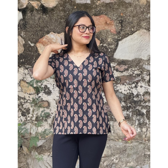 BLACK PAISLEY MOTIF SUPER SHORT STRAIGHT KURTI 