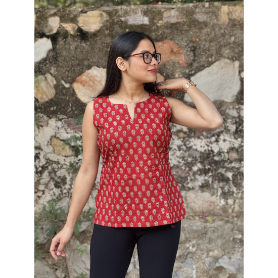 MAROON LITTLE FLOWER SUPER SHORT STRAIGHT KURTI 