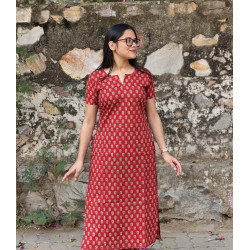 MAROON LITTLE FLOWER LONG STRAIGHT KURTI