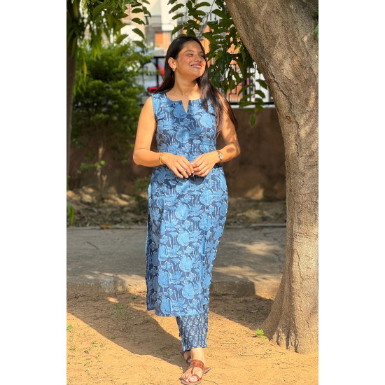 BLUE BIG FLOWER KURTA BOTTOM SET