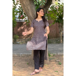 BLACK LITTLE MOTIFS LONG STRAIGHT KURTI