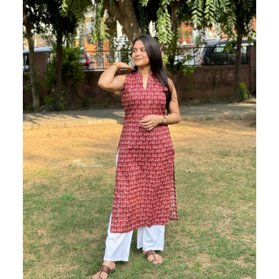 MAROON HAATHI PRINT LONG STRAIGHT KURTI