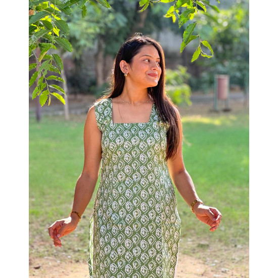 PASTEL GREEN MOTIFS LONG STRAIGHT KURTI