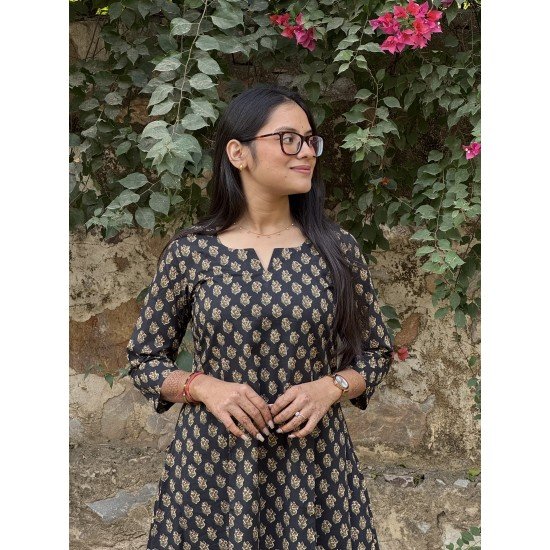 BLACK FLORAL LITTLE MOTIF A LINE KURTI BLACK FLORAL LITTLE MOTIF A LINE KURTI