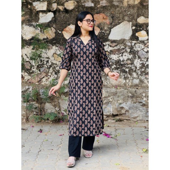 BLACK PAISLEY MOTIF LONG STRAIGHT KURTI BLACK PAISLEY MOTIF LONG STRAIGHT KURTI