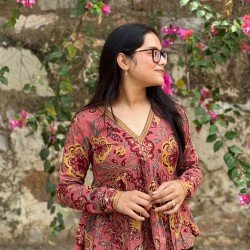 DARK PEACH FLORALS CLAIRE TOP