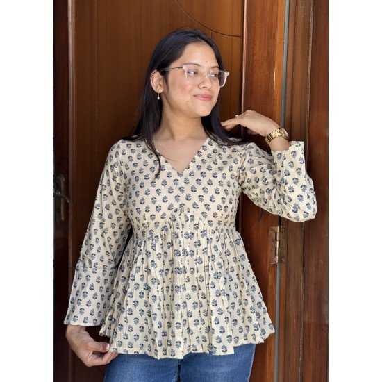 GEOMETRIC BOX MOTIF CLAIRE TOP GEOMETRIC BOX MOTIF CLAIRE TOP