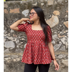 MAROON LITTLE FLOWER MOTIF ROSE TOP