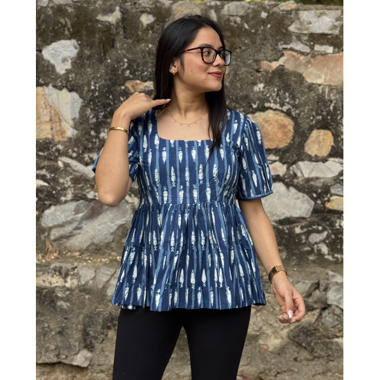 INDIGO MOTIFS ROSE TOP